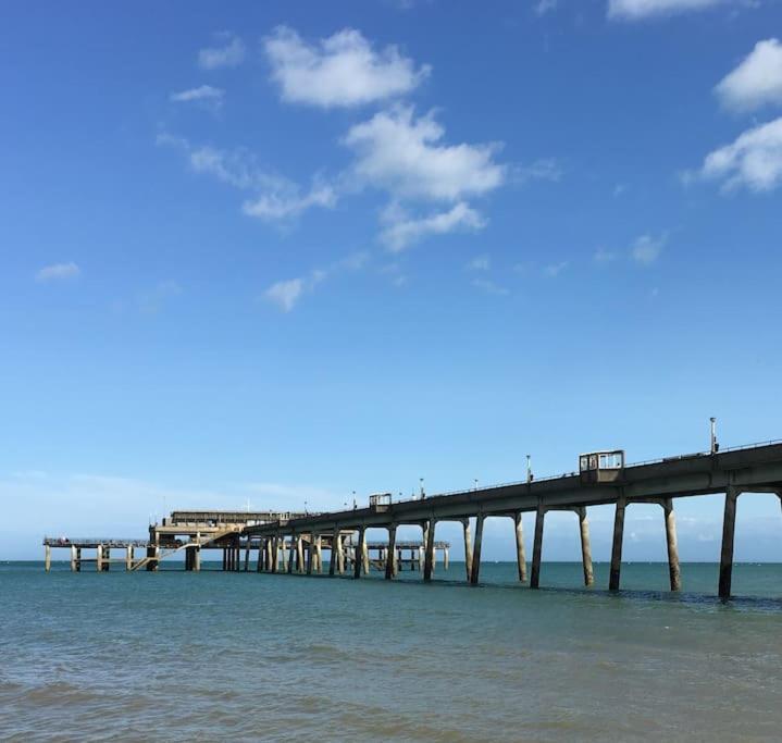 Charming Apartment In Deal Near The Beach & Town Dış mekan fotoğraf